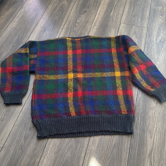 Vintage hand knit Tartan knit sweater by Bay Flower Knitting Co.,LTD oversized - Picture 7 of 10